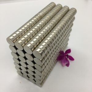 Nam châm đất hiếm