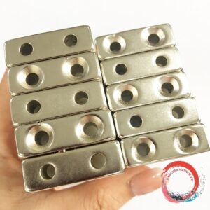 Nam châm kích thước 30x10x10mm lỗ vát 8x4mm