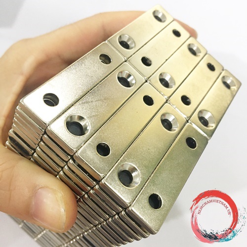 Nam châm kích thước 40x10x3mm lỗ vát 7x4mm